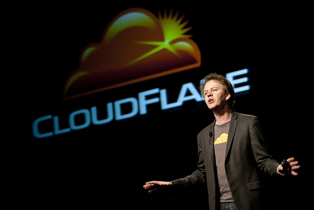 CloudFlare 免費 WordPress 外掛教學，一鍵為網站快速套用最佳化設定