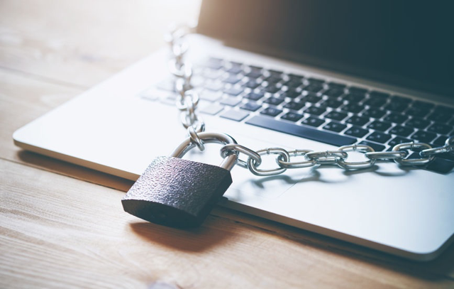 Google 密碼安全檢查確認使用者密碼有無外洩，提醒強度不足密碼需